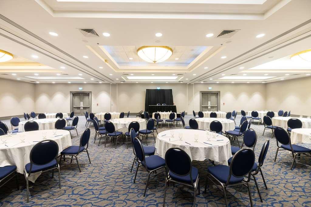 ホテル Doubletree By Hilton Calgary North 設備 写真