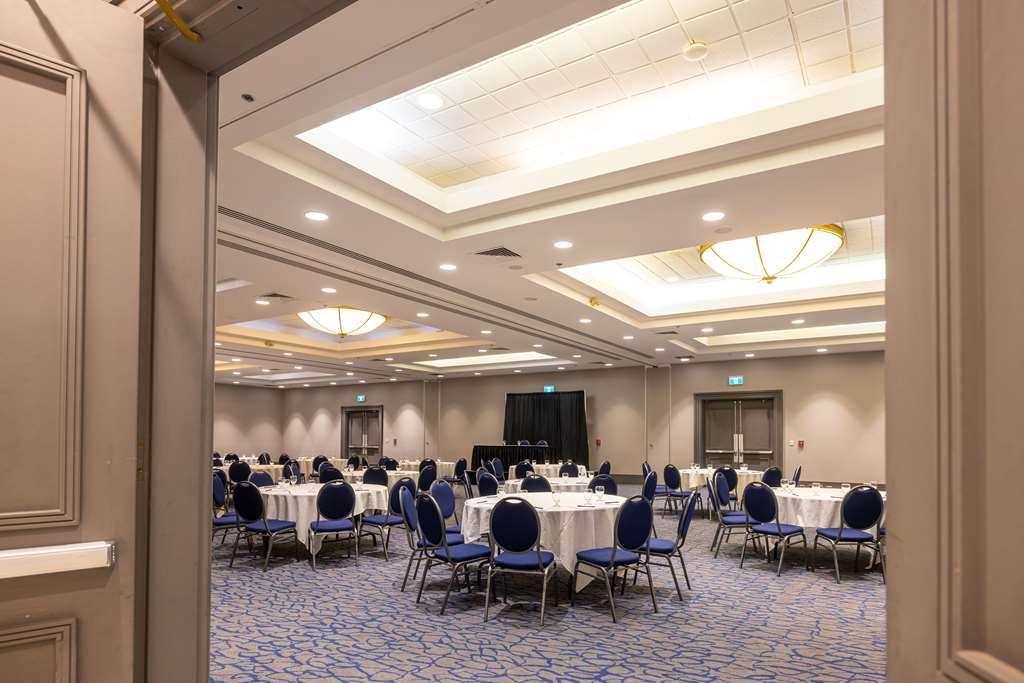 ホテル Doubletree By Hilton Calgary North 設備 写真