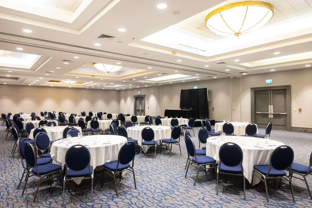 ホテル Doubletree By Hilton Calgary North 設備 写真