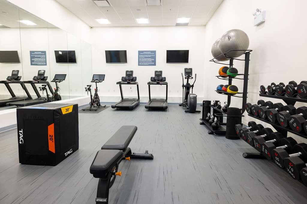 ホテル Doubletree By Hilton Calgary North 設備 写真
